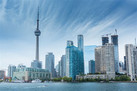 Living in Toronto, Canada: Tips for Moving and Visiting 2021