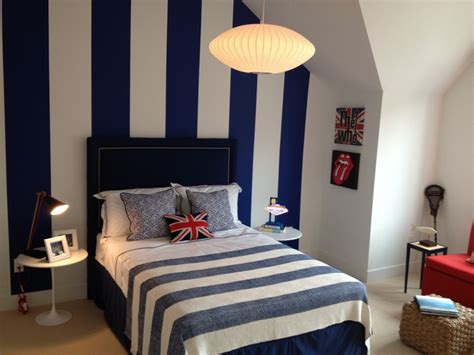 Navy + gold guest bedroom. Navy and white, Boy bedrooms and Stripes on Pinterest