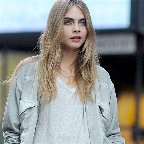 Supermodelul cara delevingne a acaparat publicul si showbizul, iar asta deoarece fashion iconul a inceput de cativa ani sa joace si in filme. Cara Delevingne à l'affiche du prochain film sur Amanda ...