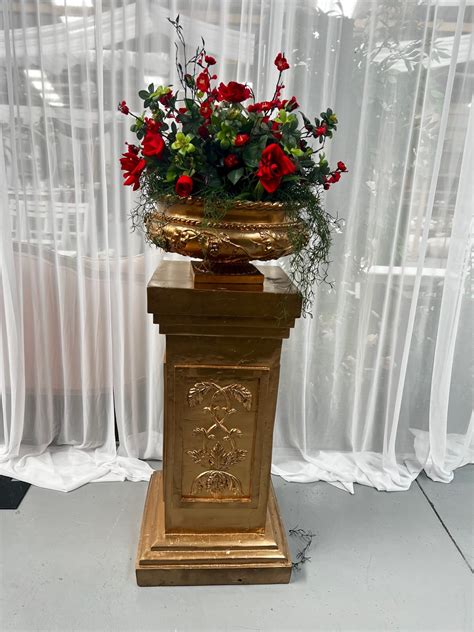 Ornate Gold Pedestal Weddings Of Distinction