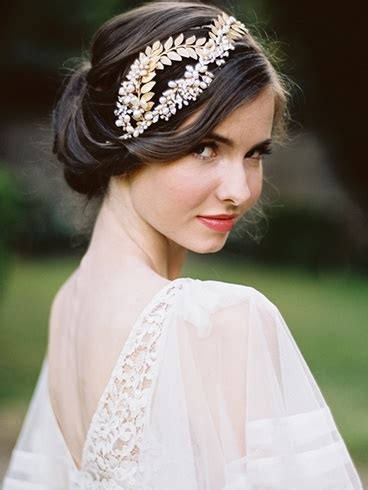Bridal headpieces, for brides, wedding accessories, wedding hairstyles. Exquisite Bridal Headpieces For The Crowning Glory Effect