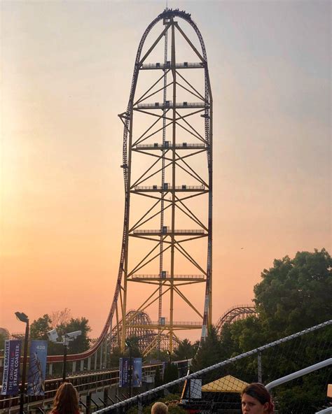 Top Thrill Dragster is beautiful : rollercoasters
