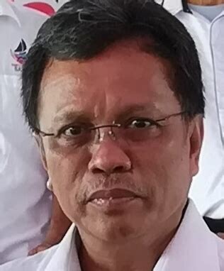 Datuk seri shafie apdal kempen di kg bangau semporna. Claiming Sabah rights Warisan govt's top priority - Shafie ...