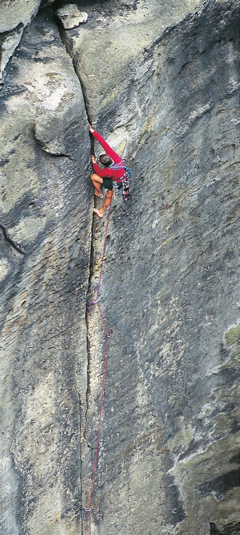 Klettern in der häntzschelstiege im elbsandsteingebirge. Klettern in der Sächsischen Schweiz | BERGSTEIGER Magazin