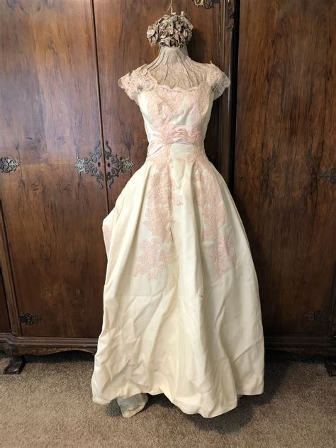 Unique Vintage Wedding Dresses A Perfect Choice For The Modern Bride