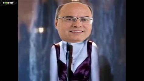'undercover martyn breast slap' meme moves to hololive characters' butts. MEME POLÍTICO (Wilson Witzel canta "Meu mundo caiu ...