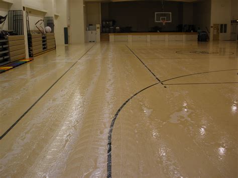 Rubber mats can be the dirtiest part of your car. Deep Cleaning Rubber Gym Floor 4 | upkeeper281 | Flickr