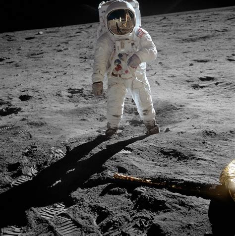 Há 50 Anos O Homem Pisava Pela Primeira Vez Na Lua Twitter
