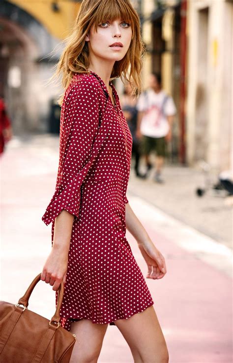 I love music so the only way for me to express myself is by songs. Life is short, buy the dress. | Roupas urbanas, Ideias ...