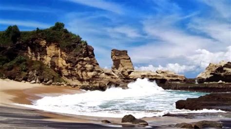 Info gempa terkini adalah aplikasi yang dirancang sangat simple dan ringan yang berguna untuk melihat daftar peristiwa gempa bumi yang terjadi di indonesia. Pantai Klayar Yang Mempesona:free-gratiss