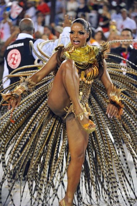 Musas Do Carnaval Carnaval Adriana Bombom A Gostosura Vista Por Baixo Carnival Girl Rio
