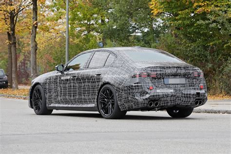 G Bmw M Spied With Production Lights Electrified Vehicle Stickers Autoevolution