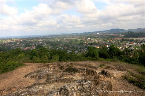 ˈkuˈala ˈtəˈrəŋˈganu), often abbreviated as k.t., is a city, the administrative capital, royal capital and the main economic centre of terengganu, malaysia. Jomm Terengganu Selalu...: Bukit Besar, Kuala Terengganu