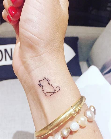 Small Cat Wrist Tattoo Creativefan