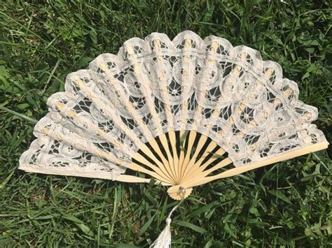 Ivory Lace Fan For Wedding Vintage Hand Fan Wedding Etsy Fan Di