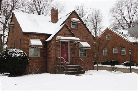16209 Woodbury Ave Cleveland Oh 44135 Mls 4063541 Redfin