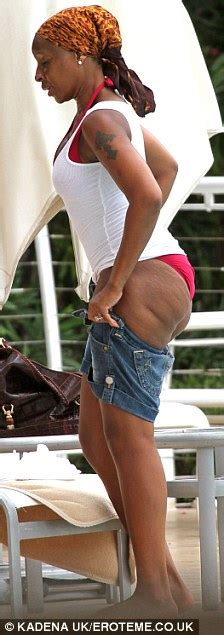 Mary J Blige Shows Off Her Curves In A Red Swimsuit As She Feels The