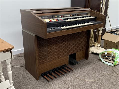 Ds Hammond Electric Organ Model No 2822km Serial No 51384 W110cm
