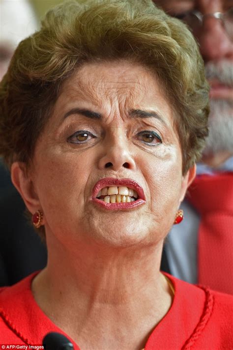 Rousseff se sintió indispuesta durante un acto retrasmitido en línea, pero su situación ha mejorado la expresidenta de brasil, dilma rousseff fue ingresada este lunes por la noche en un hospital en la. Brazilian president Dilma Rousseff is kicked out of office ...
