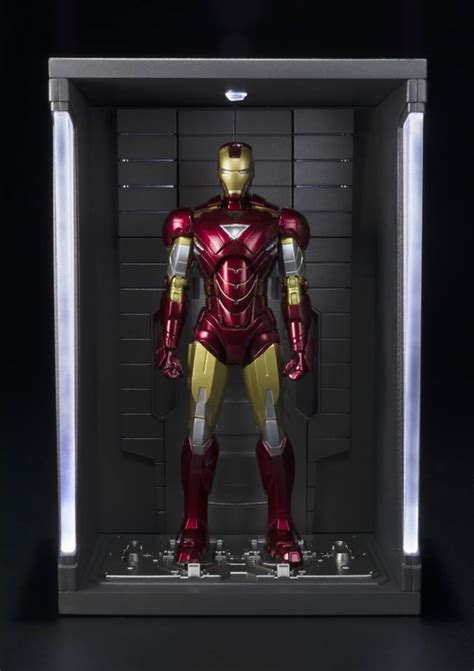 This is my first experience doing something like this and i want to share it, 4 long months working all weekends. SH Figuarts Iron Man Mark 6 Images Compare New vs Old ...