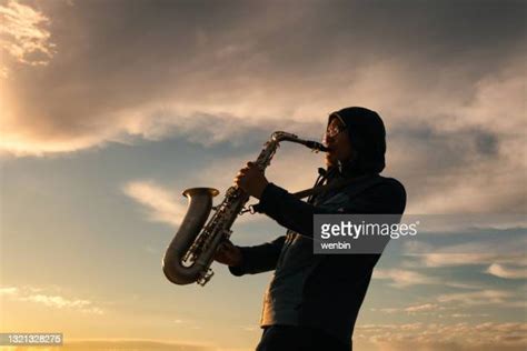 brass band silhouette fotografías e imágenes de stock getty images