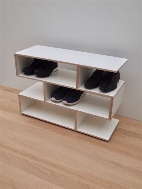 Modern der moderne einrichtungsstil passt in jedes loft. Schuhregal Modern