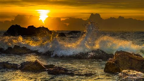 Download Wallpaper 3840x2160 Sea Waves Splashes Stones Sunset 4k