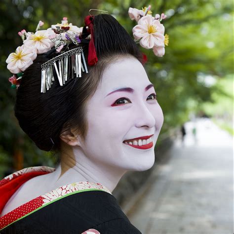 Kyoto Geisha Tours And Entertainment Chris Rowthorn Tours