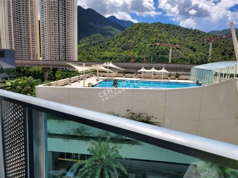 馬鞍山游泳池（英文：ma on shan swimming pool）位於香港沙田區馬鞍山鞍駿街33號，是沙田區三個公眾游泳池之一，由香港康樂及文化事務署管理。馬鞍山游泳池每月平均約有39,500入場人次，是全港第四個最多人使用的非暖水池。 馬鞍山 星濤灣 東南泳池,開揚全山,方正間隔 (已售) - B0090511 | 馬鞍山 | 世紀21奇豐物業顧問行