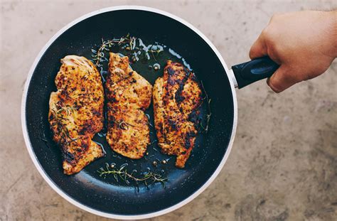 This is the perfect way to cook chicken breasts. How to cook chicken breasts in a pan so they don't dry out ...