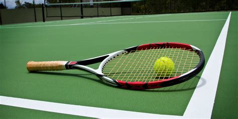 How to Choose a New Tennis Racquet - Golden Ocala