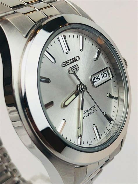Seiko 5 Automatic White Dial Stainless Steel Mens Watch Snkk87k1