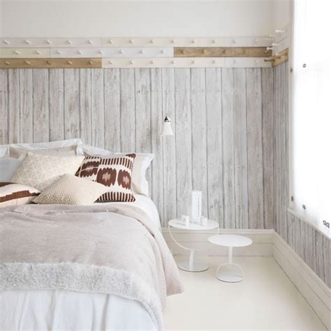 Free Download White Bedroom With Wood Look Wallpaper Homes Gardens