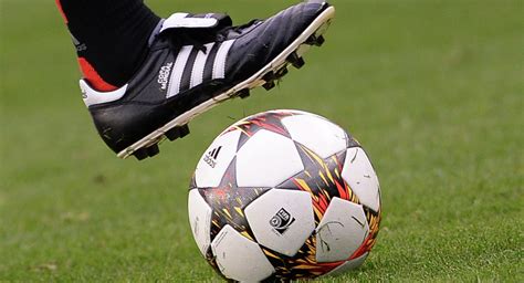 Canlı maç sonuçları, anlık futbol maç skorları. 3 büyüklerdeki FETÖ'cü futbolcular için soruşturma ...