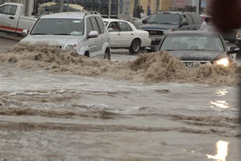 تفاصيل حالة الطقس في السعودية أمطار غزيرة وسحب رعدية زوم الخليج