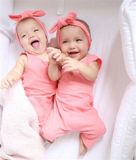 Pin By Isabel Luna On Bebes Tiernos Twin Baby Girls Taytum And