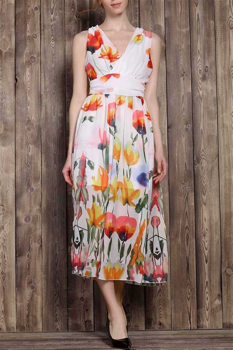 48 Off V Neck Sleeveless Tropical Floral Maxi Dress Rosegal