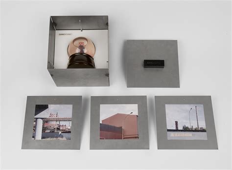 Al momento non si registrano feriti. La palla di vetro Kitextra, l'ironica boule de neige dell ...