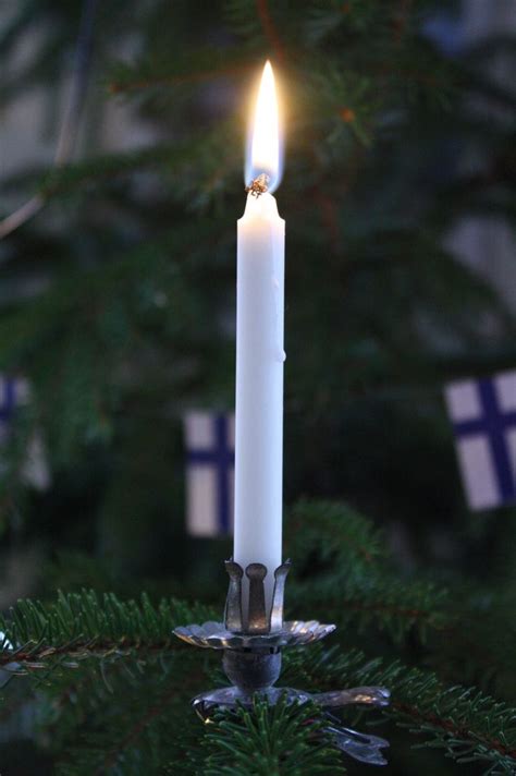 W ell, decorating mistakes happen all around the house, and the master bedroom is a place i usually find a lot. 17 Best images about Christmas Tree Candles and Trimmings ...