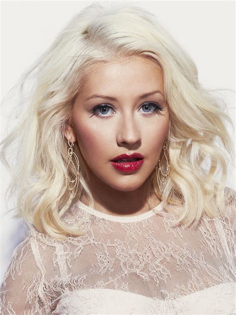 Christina Aguilera To Perform For Fans Of 2018 Formula 1