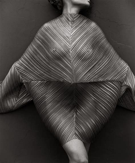herb ritts wrapped torso los angeles 1989 herb ritts herbs artistic photography
