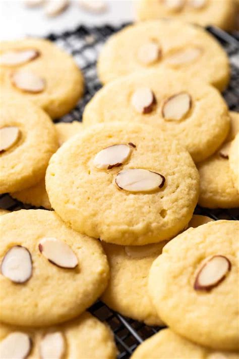 Delicous Almond Cookies