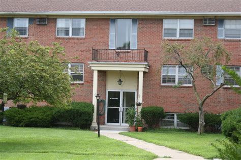 The perfect 4 bed apartment is easy to find with apartment guide. Wellington Square Apartments Apartments - Indianapolis, IN ...