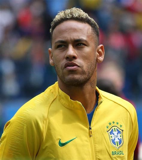 Neymar Kimdir Boyu Kilosu G Z Rengi V Cut L Leri