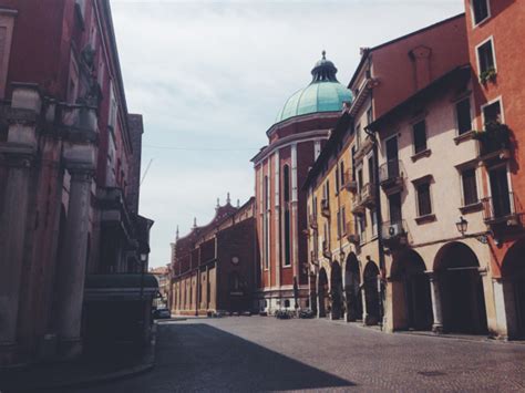 Exploring Italy Downtown Vicenza Picture Walk