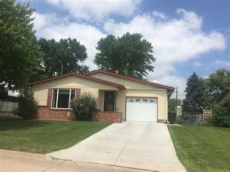 Service all makes and models. 6 E 36TH ST, KEARNEY, NE — MLS# 21029 — Coldwell Banker