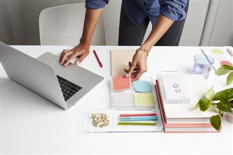 Best Ways To Personalize Your Workspace And Stay Organized