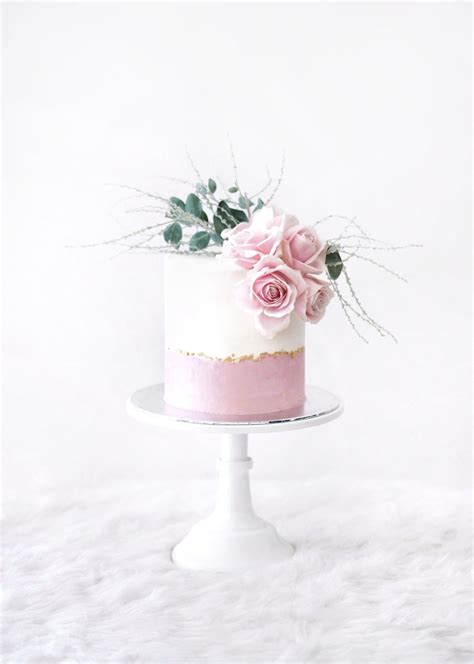 Buttercream Cake With Fresh Flowers Fresh Flower Cake Floral Cake Cake