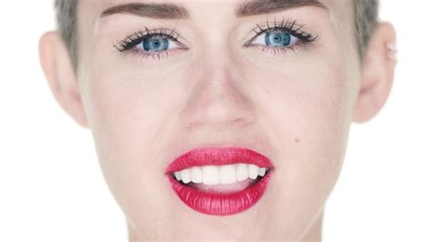 Master Miley Cyrus Wrecking Ball Directors Cut Aac Master 1080p Sharemaniaus