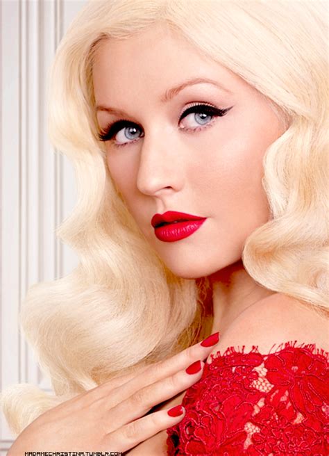 Xtina Aguilera In Red Lip Famous Blondes Beautiful Christina Trendy